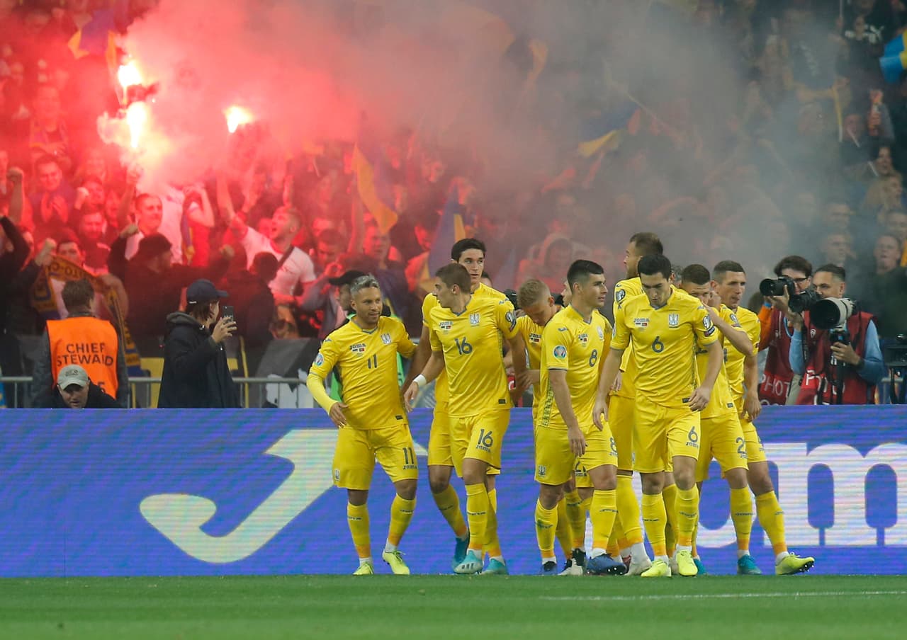 Portugal se queda en segundo lugar con 11 puntos, mientras tanto, Ucrania se convierte en otra de las selecciones clasificadas al certamen más importante de selecciones europeas.