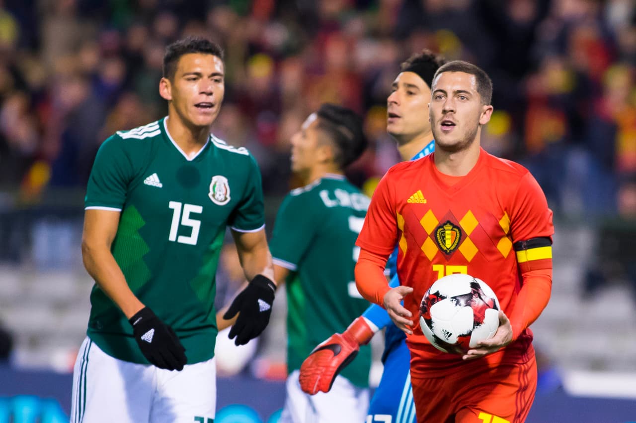 Hazard remató con comodidad frente al arco de Guillermo Ochoa, impotente ante el volante del Chelsea.