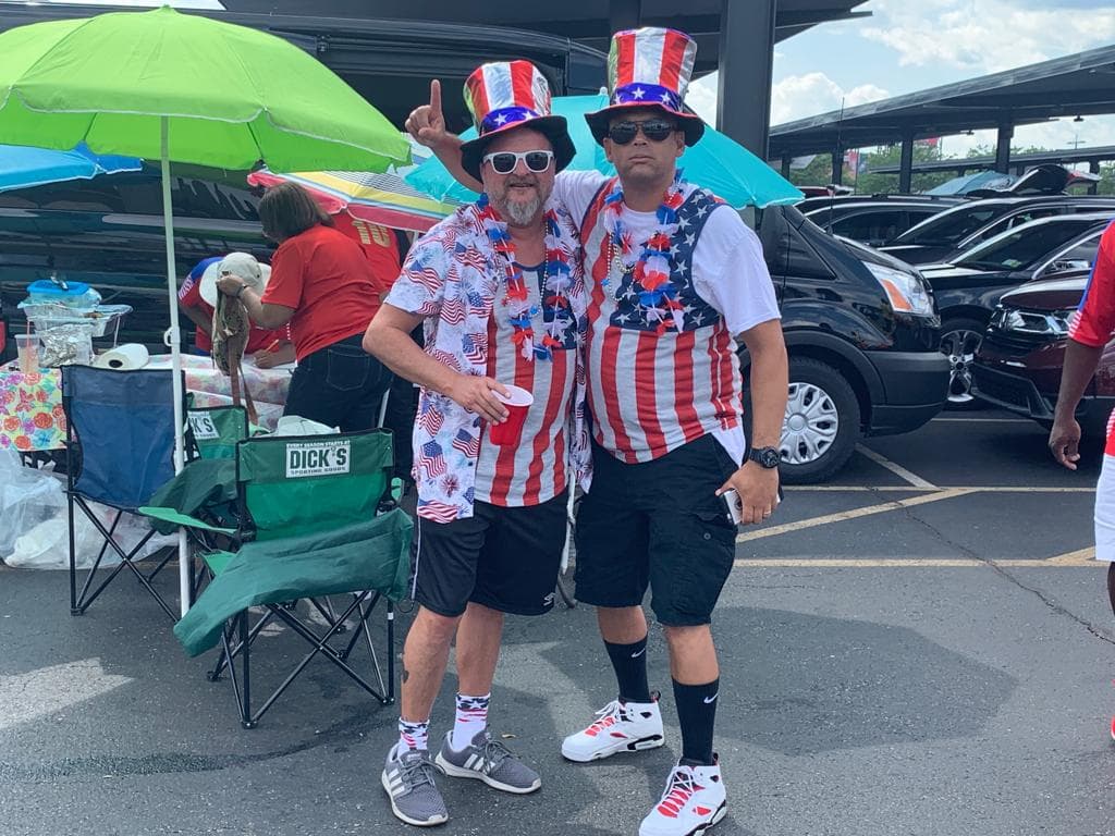 Los alrededores del Lincoln Financial Field de Philadelphia se visten con los colores de Jamaica, Panamá, Estados Unidos y Curazao previo a la jornada de Cuartos de Final de Copa Oro.