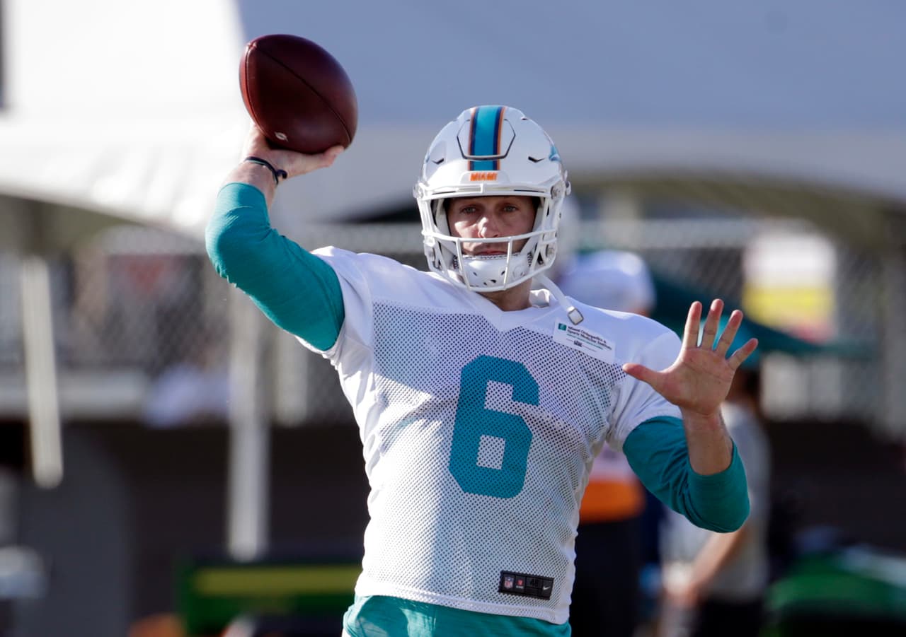 Jay Cutler hará su debut con los Dolphins el jueves