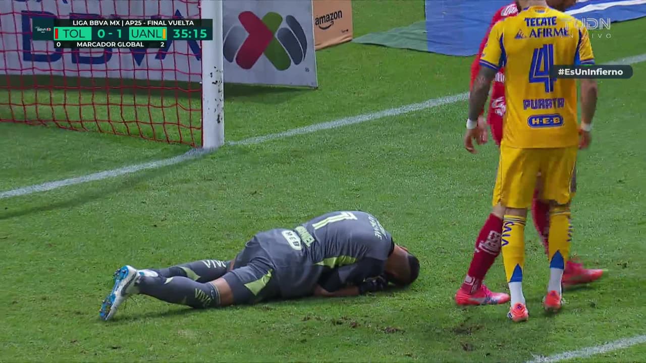 ¡TIRO ATAJADO! disparo por Marcel Ruíz.