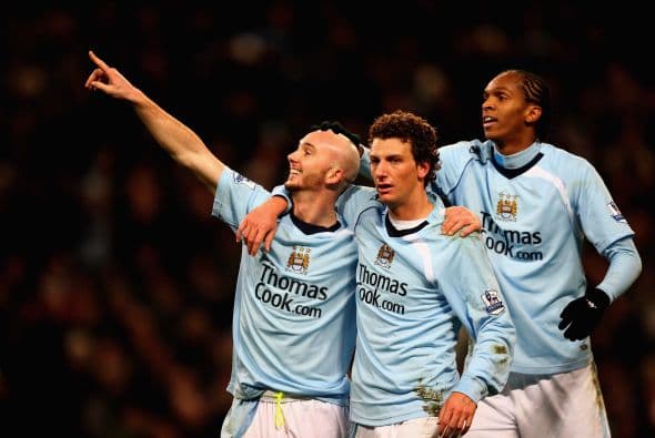 El Manchester City cambió de dueño en el 2008, Abu Dhabi United Group for Development and Investment se hizo cargo del equipo en una venta por 250 millones de euros.