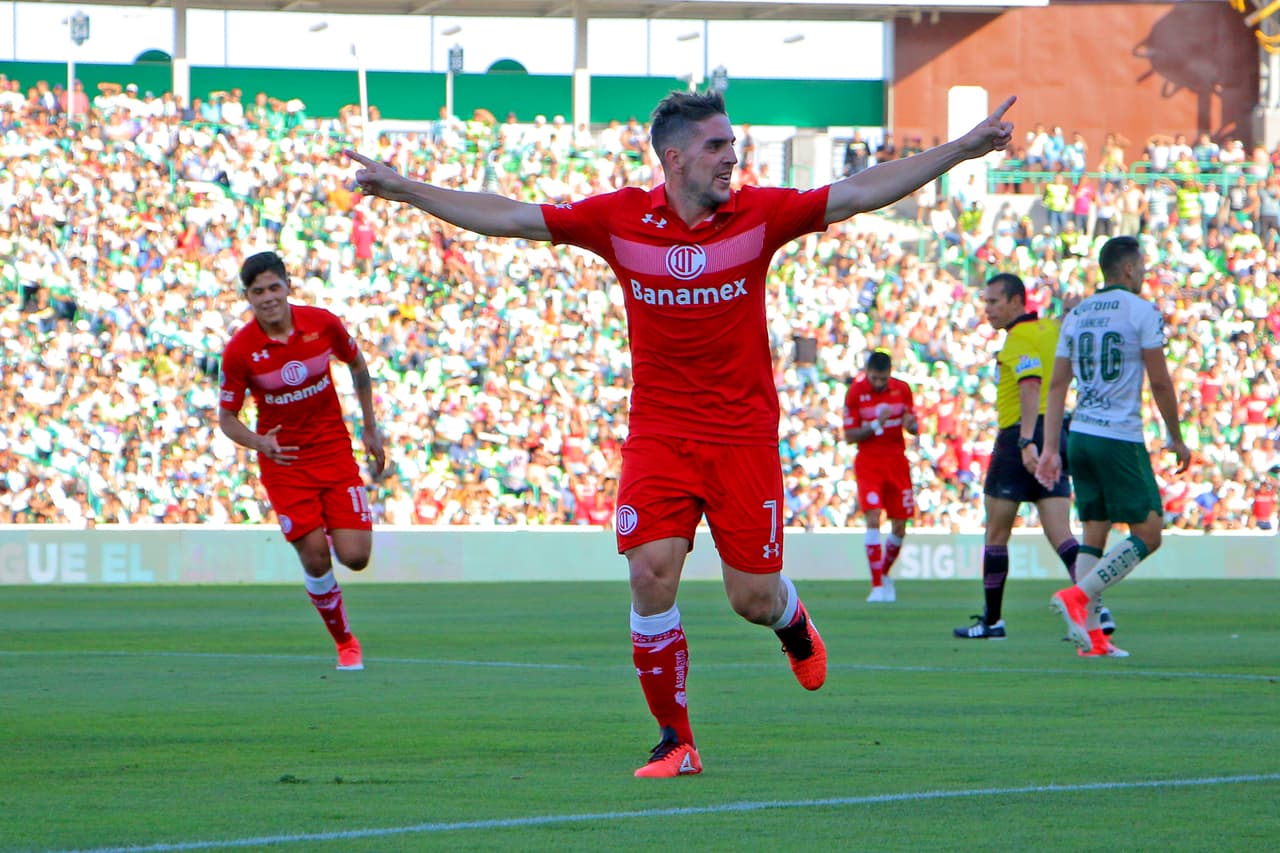 Gabriel Hauche amplió el marcador al minuto 40. Parecía que Toluca lograría un triunfo cómodo en condición de visitante.