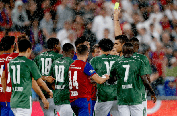 Las mejores imágenes del juego de vuelta de la clasificatoria a la UEFA Champions League entre el FC Basel y el PSV Eindhoven.