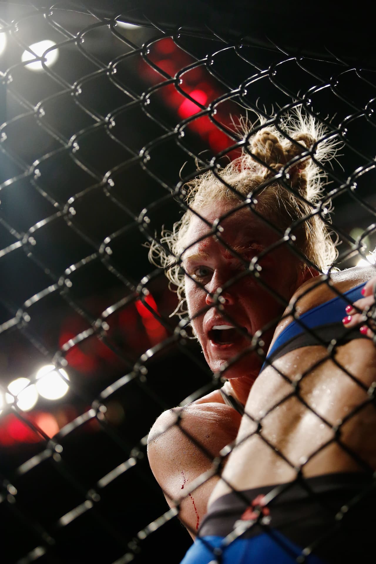 Germaine de Randamie hizo historia al proclamarse como campeona pluma y Anderson Silva volvió al triunfo tras cinco años.