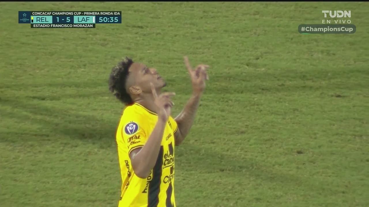 Jack Jean-Baptiste descuenta para Real España con el cabezazo