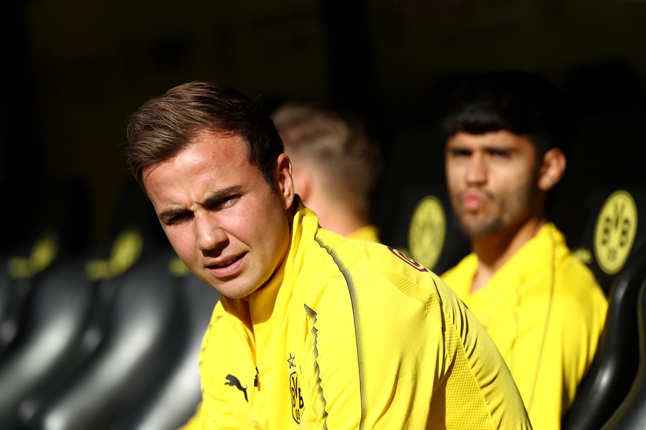 Favre sorprendía con Mario Gotze en el banco de suplentes para este compromiso.