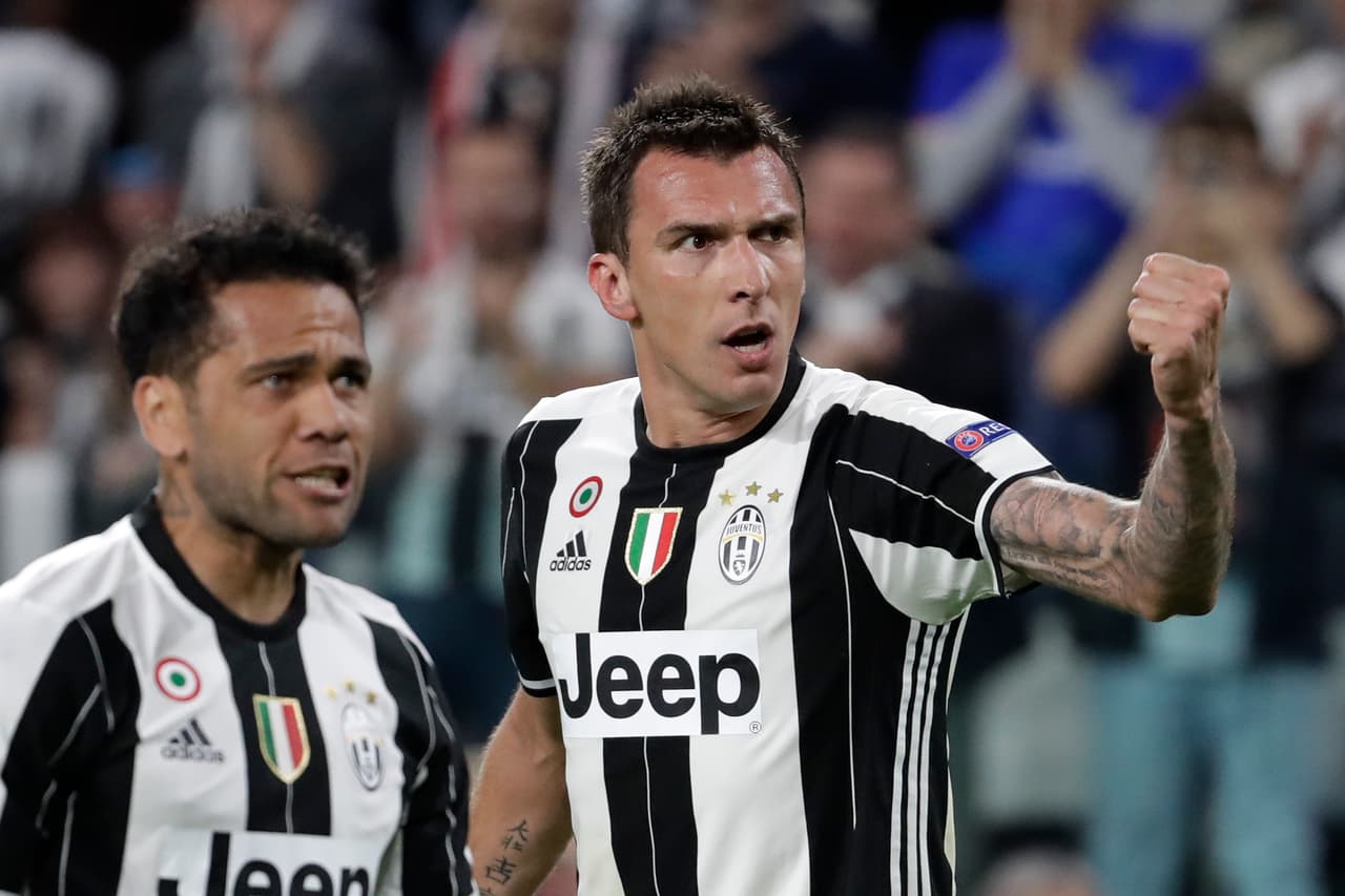 Pero quizás, lo mejor de esta Juventus de Allegri es la capacidad de Mario Mandzukic de mutar en un extremo por izquierda cuando la necesidad así lo exigió. Con un Higuaín goleador, el croata se tiró a la banda y se encontró con una versión suya que roza con la excelencia.