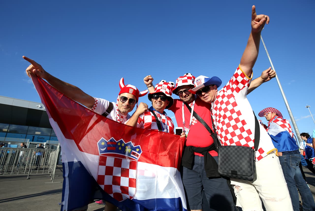 Los fanáticos de Argentina se aferran a la capacidad de Lionel Messi en su duelo contra Croacia, cuyos hinchas también hacen parte del colorido en el segundo partido de ambos equipos en Rusia 2018.