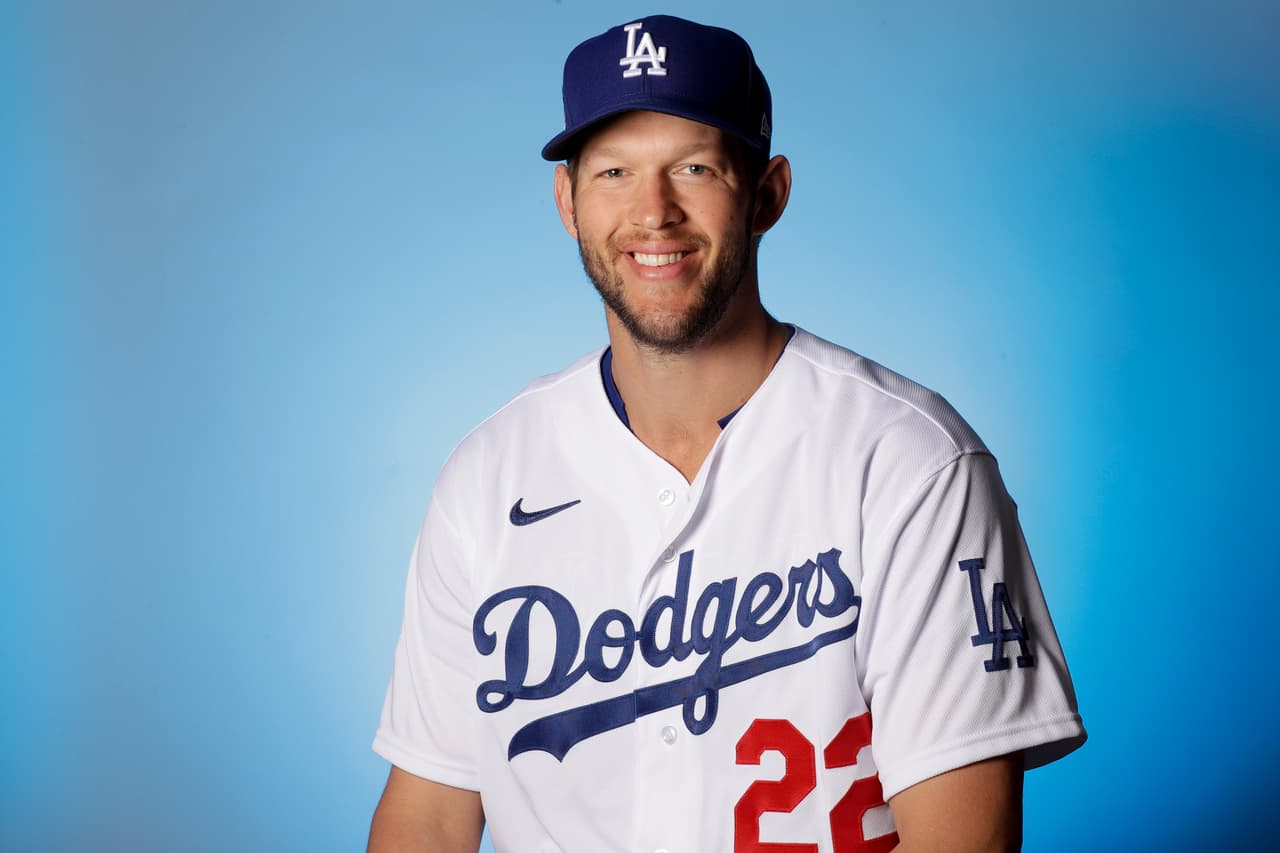 Clayton Kershaw rompe marca lanzando en día inaugural para Dodgers