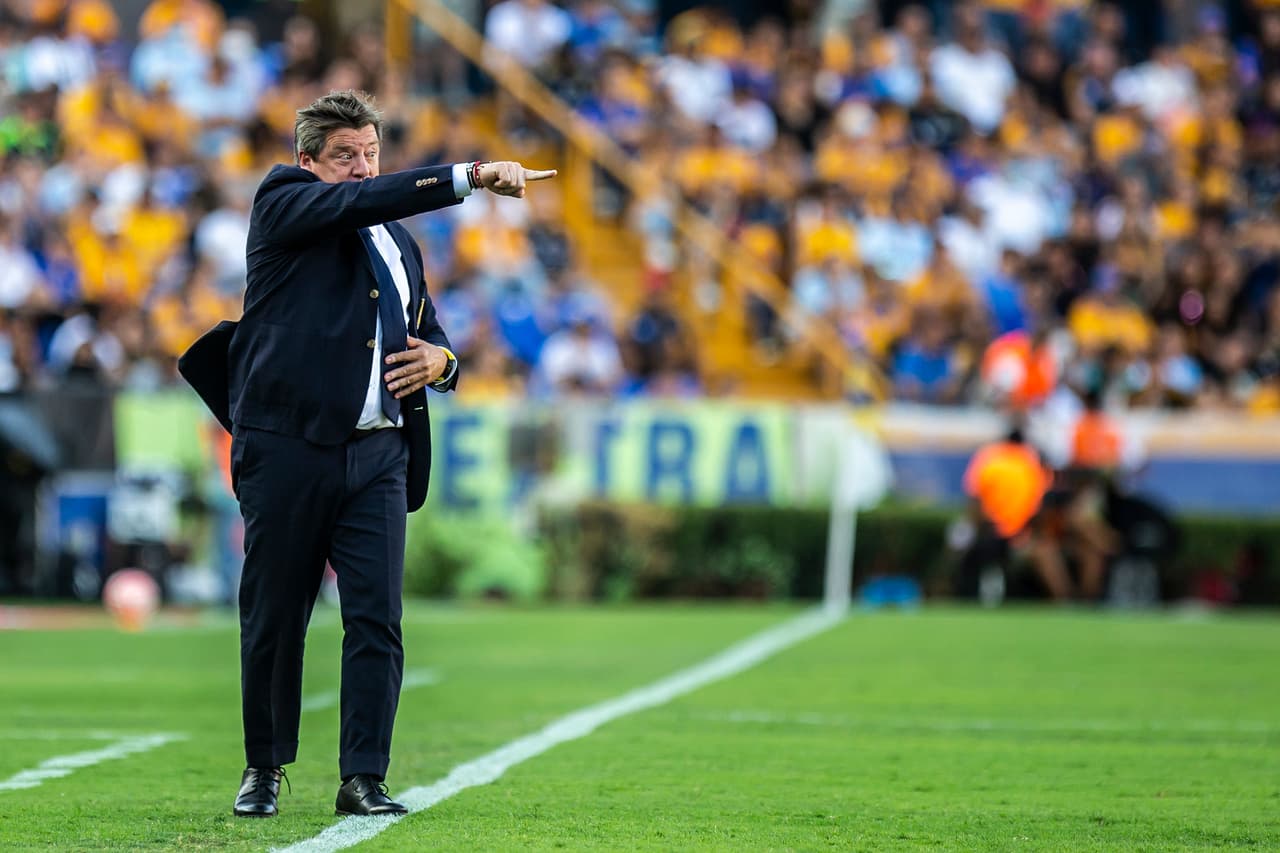 'Piojo' Herrera apunta a récord histórico en su juego 800 como DT