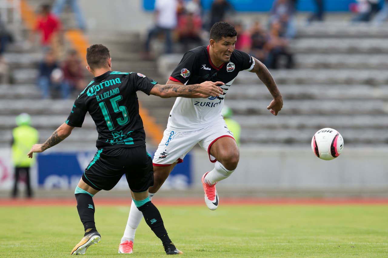 Otro que reapareció tras ser cepillado de la Máquina Azul por Tomás Boy y 'Paco' Jémez fue el 'Mazatleco' Rodríguez.