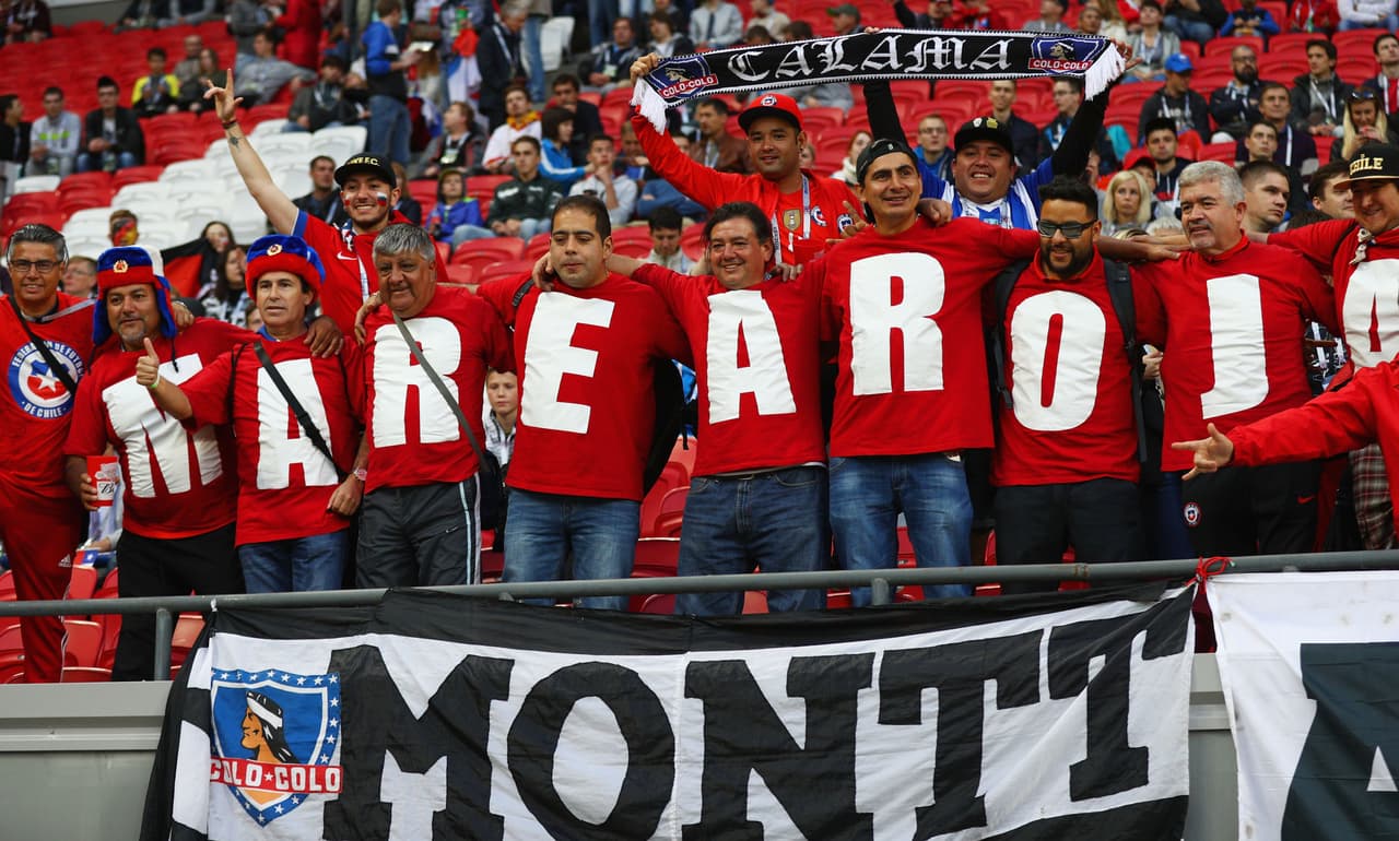La popular marea roja colmó las tribunas del estadio de Kazán.