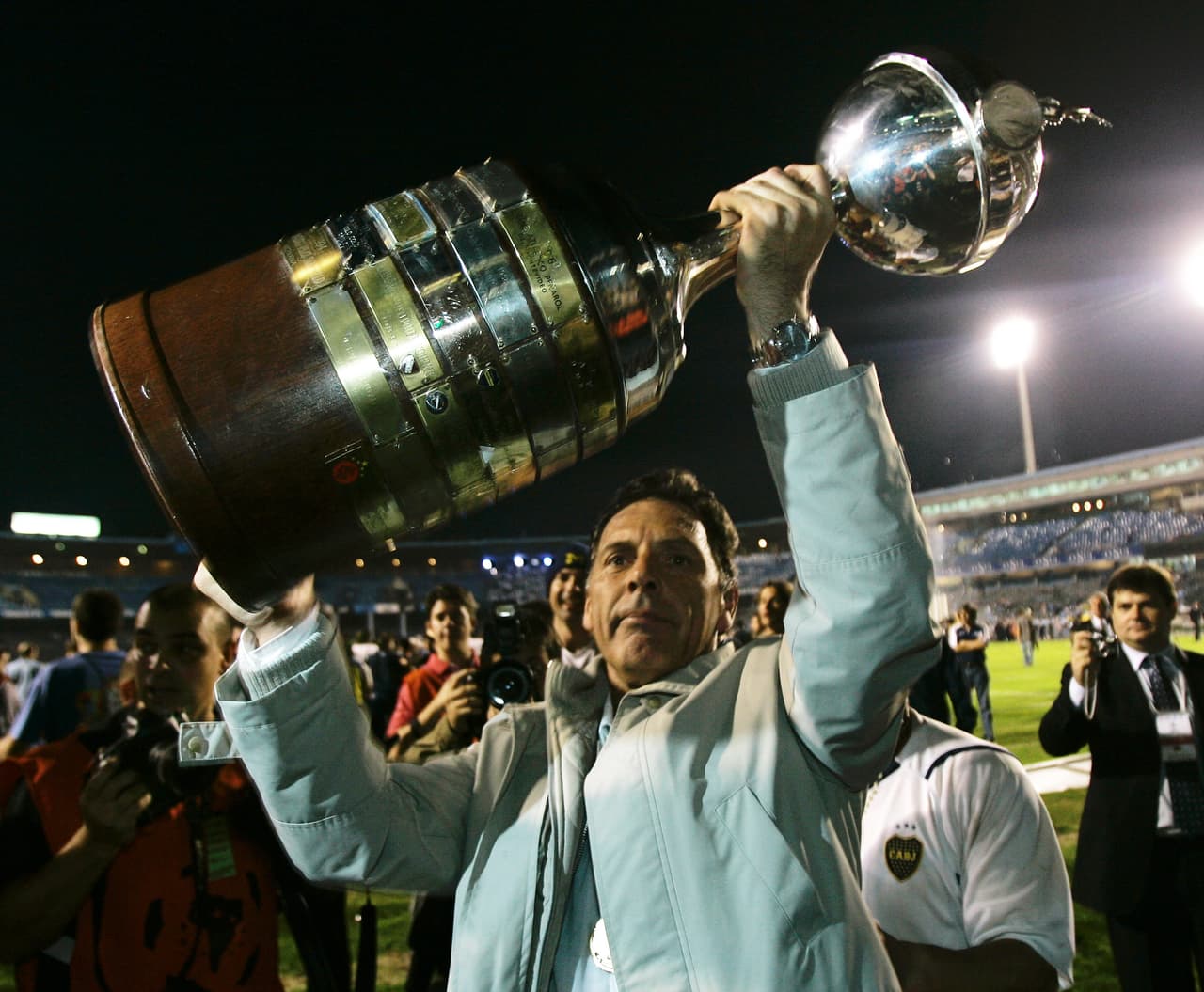 Precisamente con Boca Juniors obtuvo su mayor éxito como técnico al ser campeón de la Copa Libertadores en 2007.