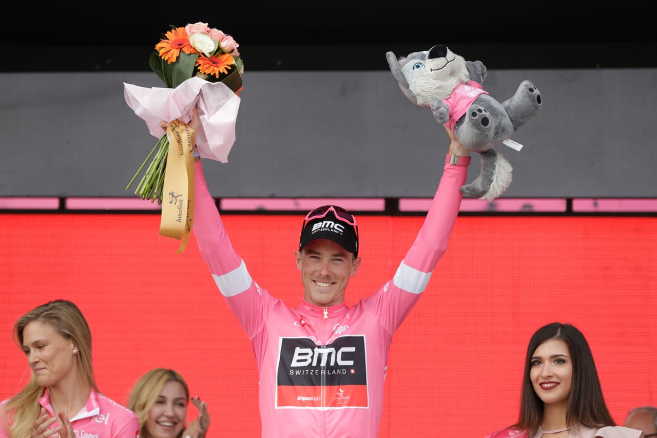 El australiano Rohan Dennis (foto) se puso como líder en la clasificación general tras la segunda etapa en la que se impuso el italiano Elia Viviani, que quedó como el líder en la tabla de puntos.