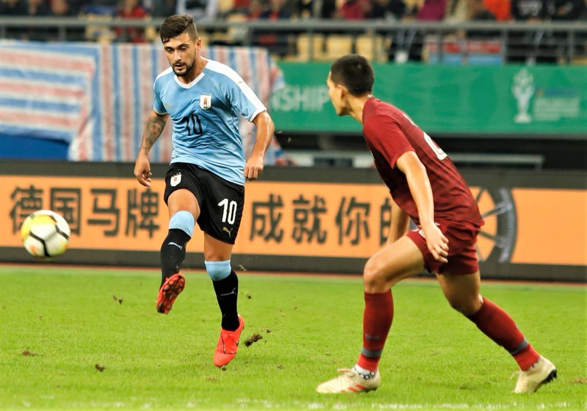 La selección uruguaya dominó las acciones ante un rival inferior, al que prácticamente no dejó acercar a su arco.