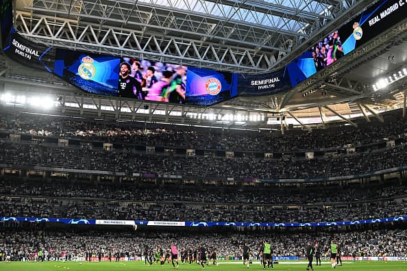 El Estadio Santiago Bernabéu está listo para el Real Madrid vs. Bayern Múnich, Semifinales de vuelta de la UEFA Champions League.
