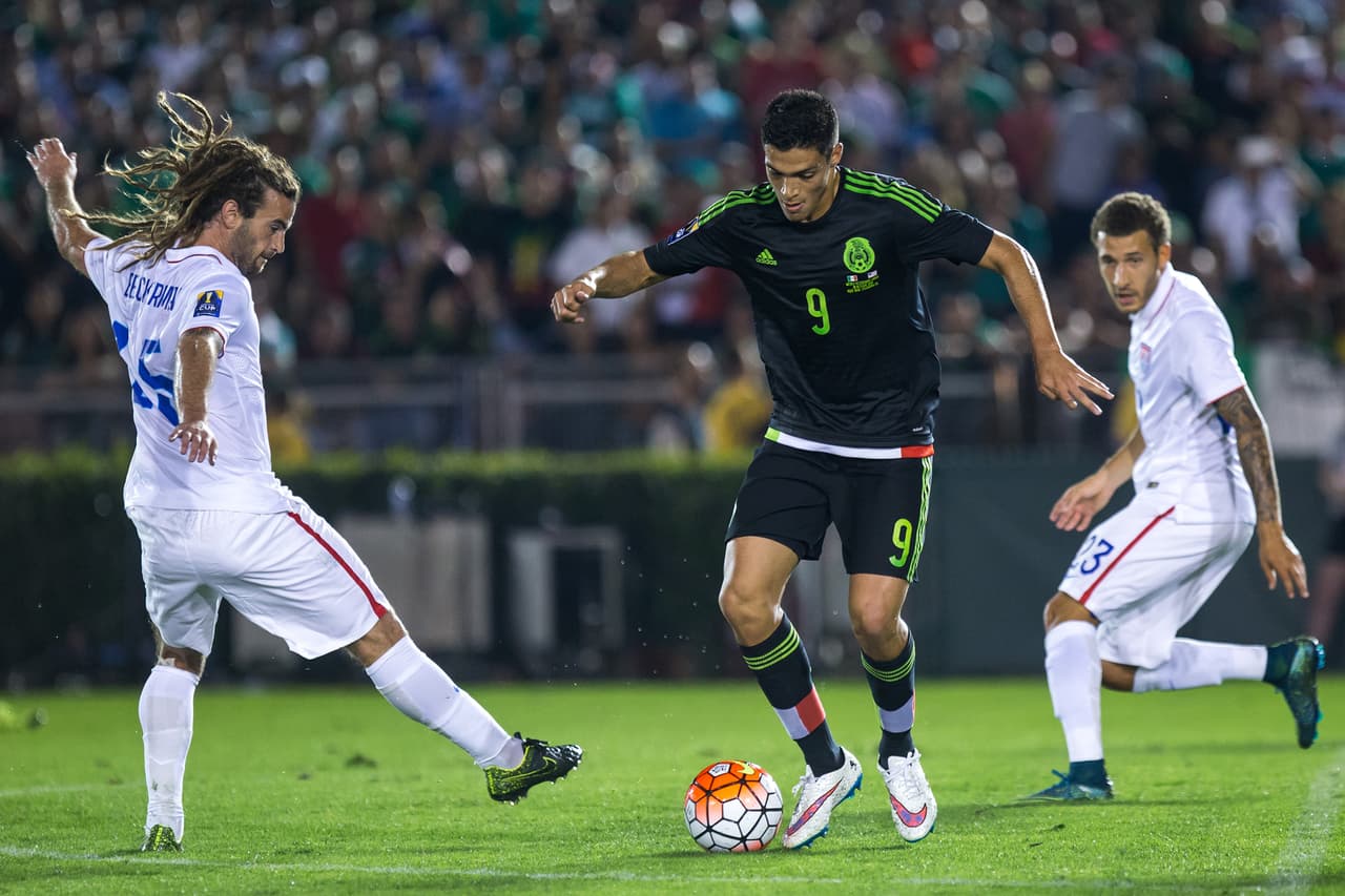 Entre los cambios que se verían en la convocatoria de jugadores está también la labor de los futbolistas dentro de la cancha. Raúl Jiménez tuvo partidos de mayor sacrificio dentro del campo de juego, algo variado a lo que hace con su club.