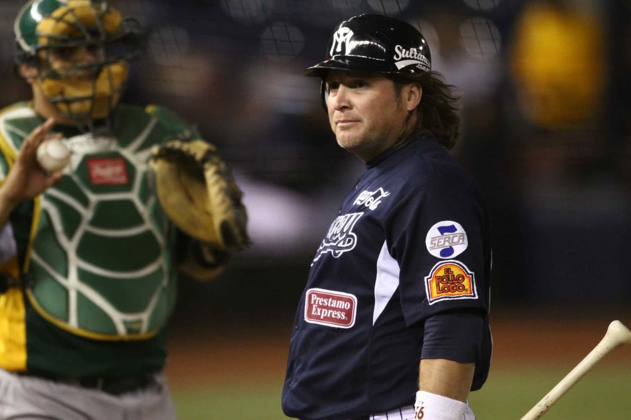 El beisbolista mexicano Karim García sufre varias fracturas en un asalto