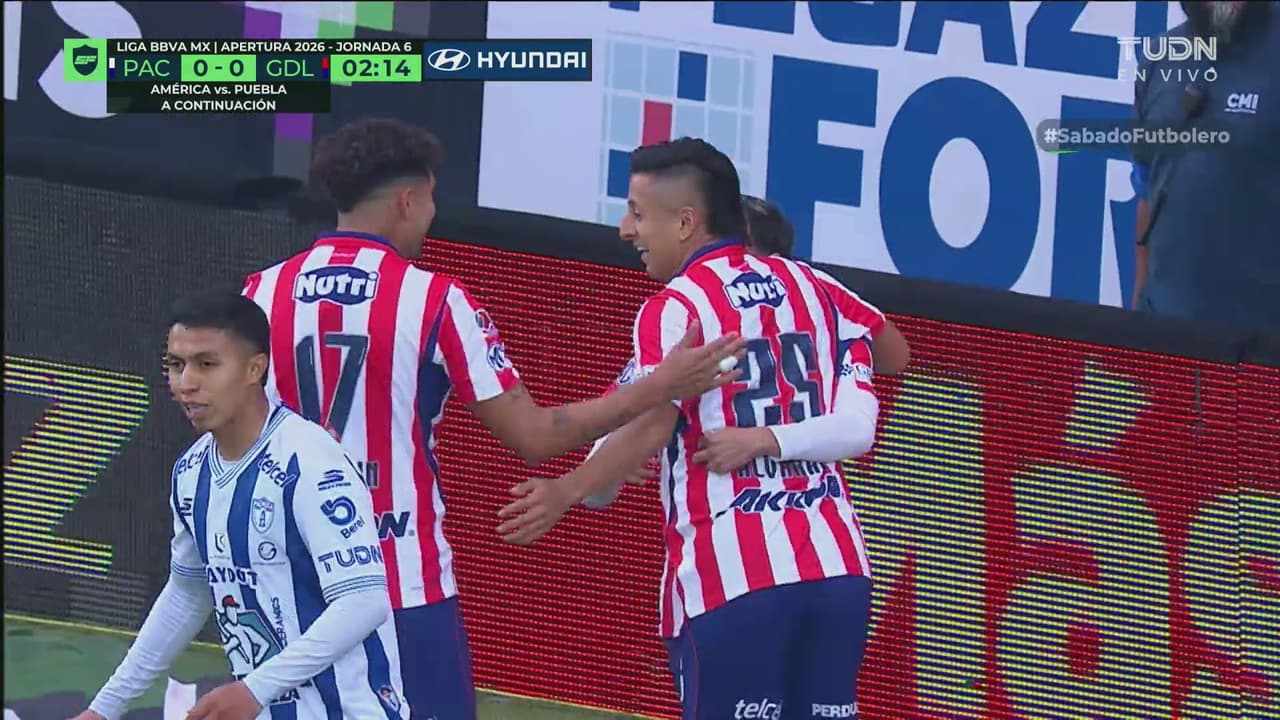¡Golazo de las Chivas! Camberos le pone gran servicio al 'Piojo' Alvarado para el 0-1