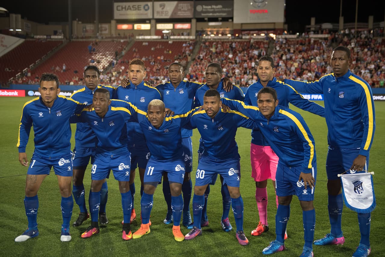 Arabé Unido puso en cancha a Miguel Lloyd; Daniel Ortiz, Roberto Chen, Fidel Caesar, Rigoberto Niño; Leslie Heráldez, Amílcar Henríquez, Josimar Gómez, José González, Renán Addles y Enrico Small.