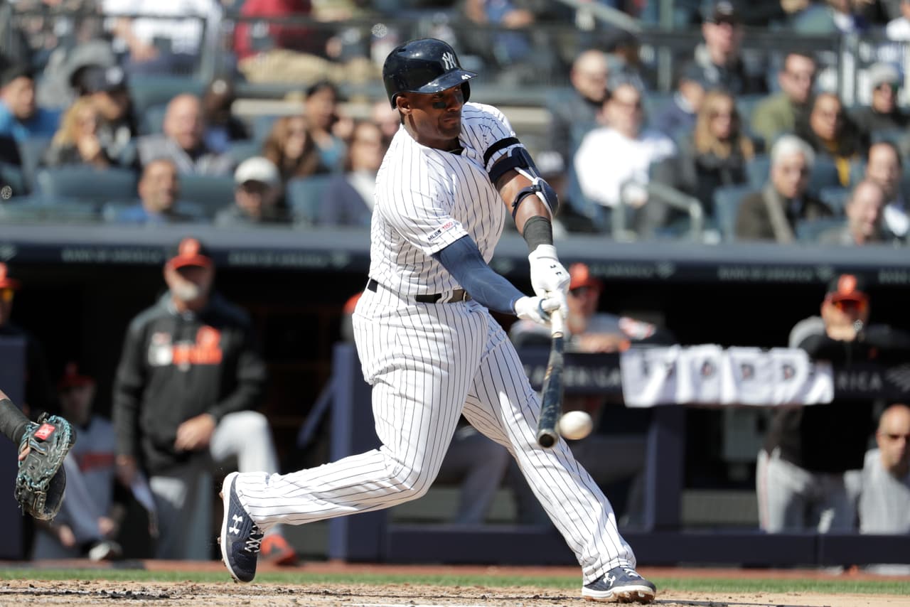 New York Yankees se impusieron 7-2 contra Baltimore Orioles en el arranque de la temporada, en un Yankee Stadium que tuvo la visita del panameño Mariano Rivera en la fiesta del triunfo.