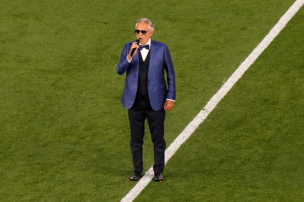 La inauguración de la Euro 2020lució espectacular con banda en vivo, globos, fuegos articifiales y la increíble presentación de Andrea Bocelli.