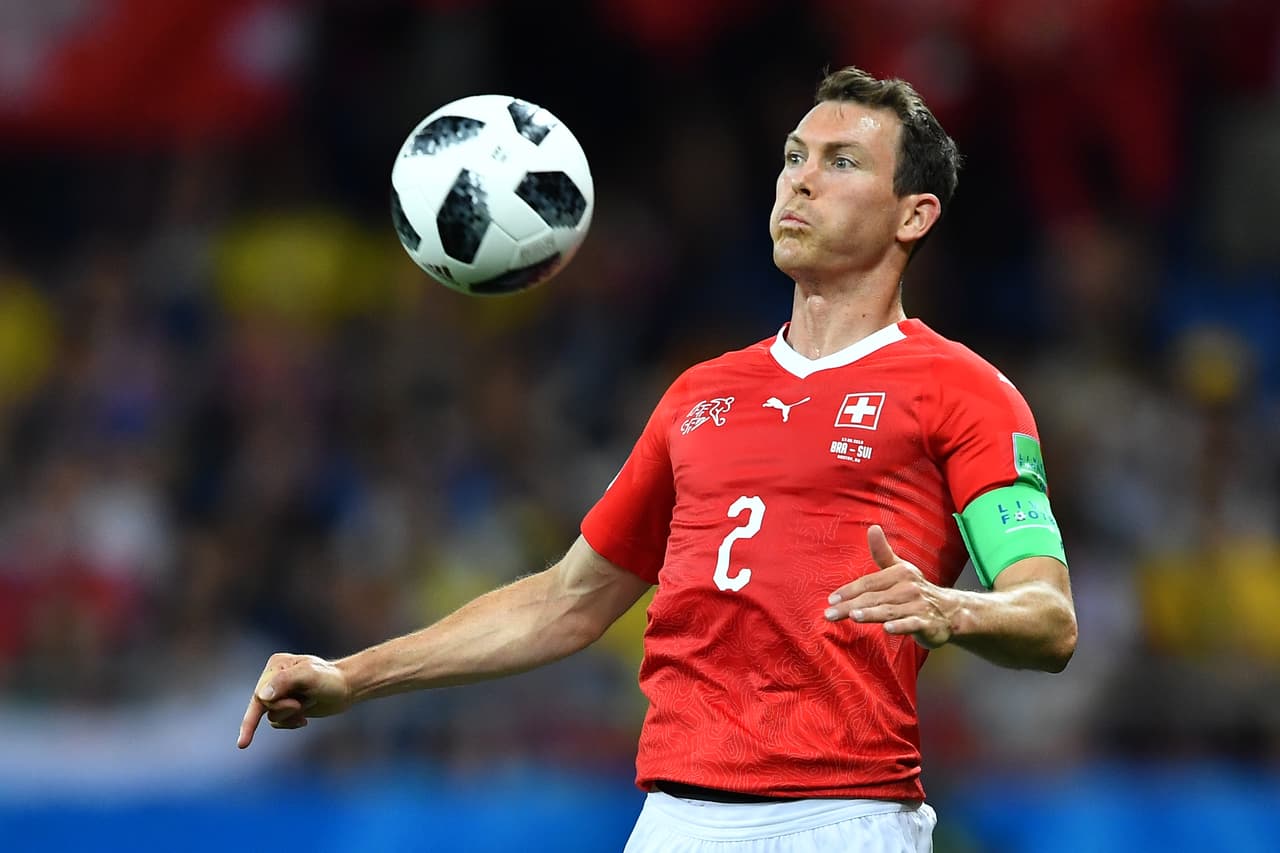 Defensa: Stephan Lichtsteiner (del Juventus F.C. al Arsenal F.C.)