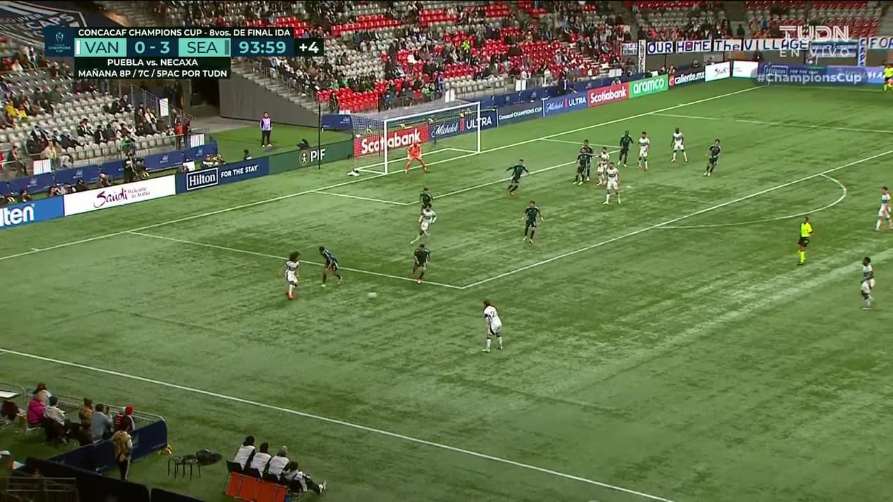 ¡CERCA! Thomas Müller disparó que se estrella en el poste.