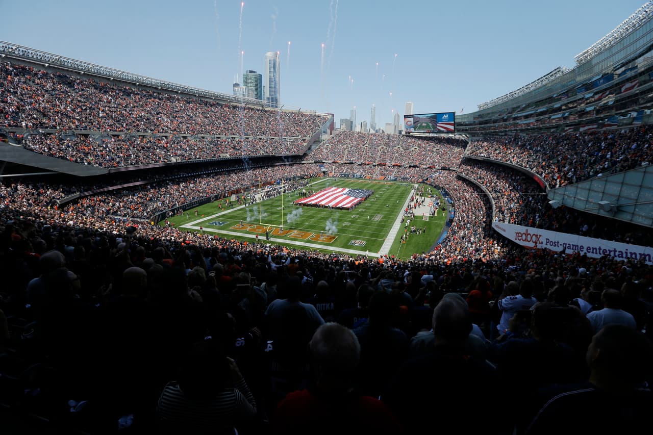 El Soldier Field Stadium en Chicago es el escenario de la gran Final de la Copa Oro, que tendrá como invitado al Equipo Verde de 'La Carrera' al ser el ganador de la prueba.