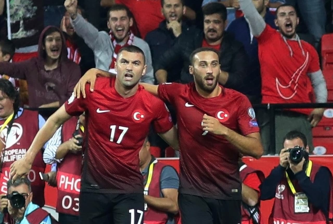 Turquía vence a Croacia y se engancha en la eliminatoria