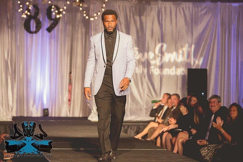 Javorius Allen, corredor.