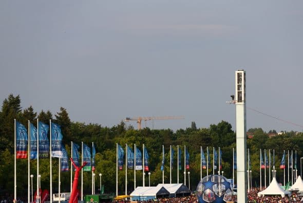 Todo listo en el Olympiastadion donde Juventus y Barcelona se enfrentarán.