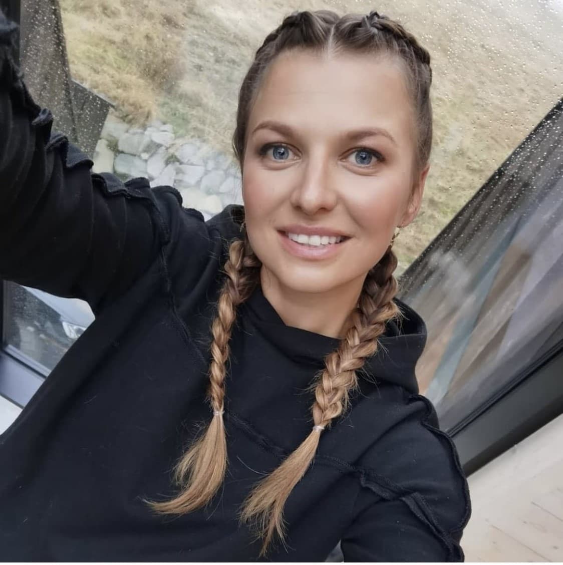 Rápidamente Anna decidió comenzar su blog Healthy Plan by Ann, donde brinda consejos nutricionales, planes de entrenamiento y su propia línea de alimentos (Foods by Ann).
<br>