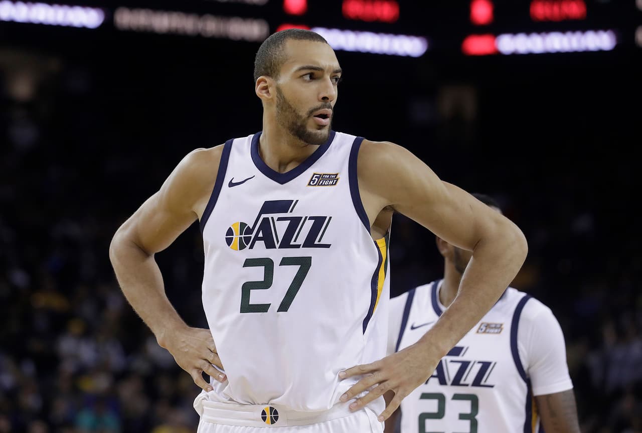 Rudy Gobert: Poco a poco ha ganado protagonismo con Utah por sus tapones y clavadas espectaculares, la defensa es su fuerte.
<br>