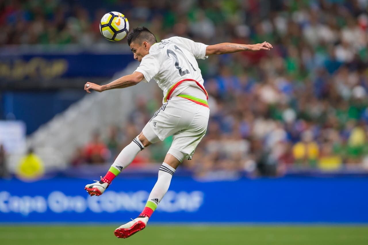 21) LUIS REYES – Reyes se vio poco por la banda izquierda, prácticamente se quedó como marcador y no se dio oportunidad para ofender por lo que sólo le alcanzó para un 5.