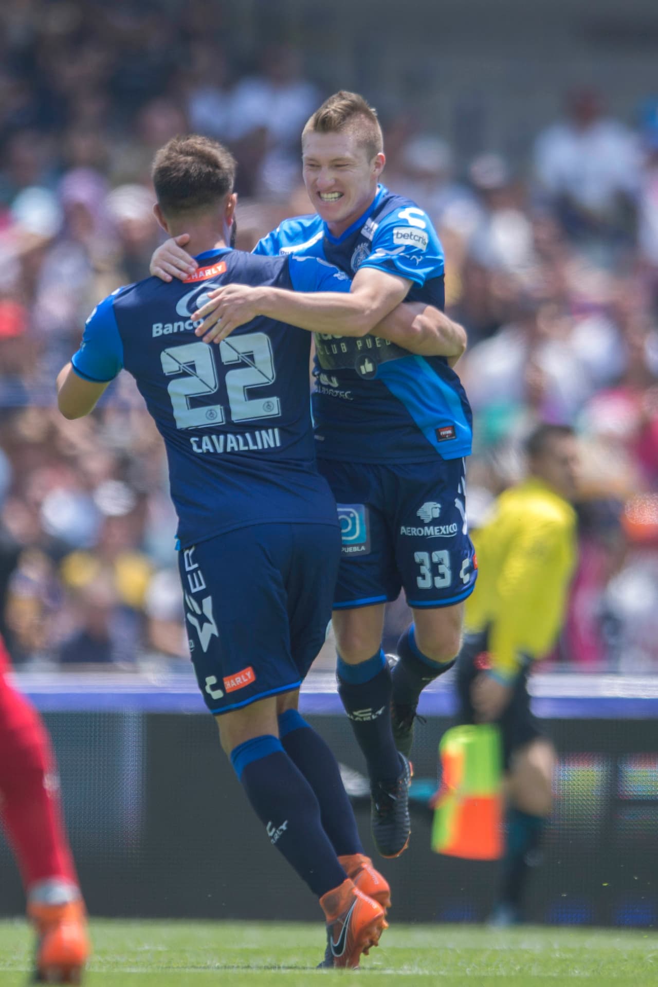 Al minuto 39, Lucas Daniel Cavallini puso el 0-1 a favor de Puebla, con lo que daba un susto a los felinos.