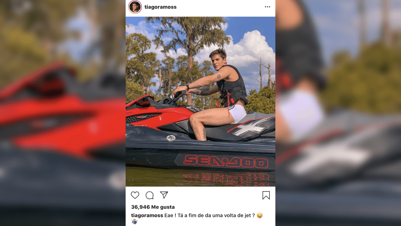 Thiago tiene una gran cantidad de fotografías suyas mostrando su amor por el futbol y por mantener una forma 'fit'.