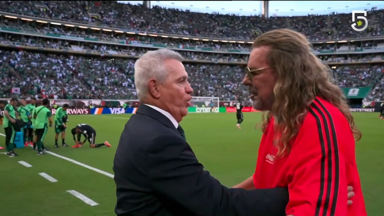 ¿Qué hizo Fher de Maná durante el partido de México en Guadalajara?