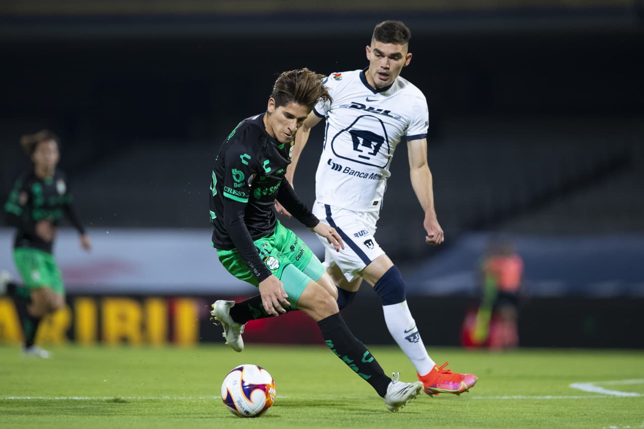 Con gol de Juan Dinenno desde los once pasos, los Pumas vencen 1-0 a Santos y se quedan con los tres puntos. Pumas rompe una mala racha de seis partidos sin ver la victoria y Santos se queda en la quinta posición del torneo.