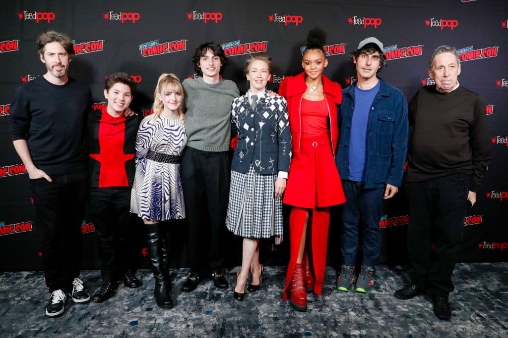 Un par de hermanos se mudan a una pequeña ciudad, descubren el legado de su abuelo Egon que destruye fantasmas y se ponen los paquetes de protones cuando hay algo extraño en su vecindario.