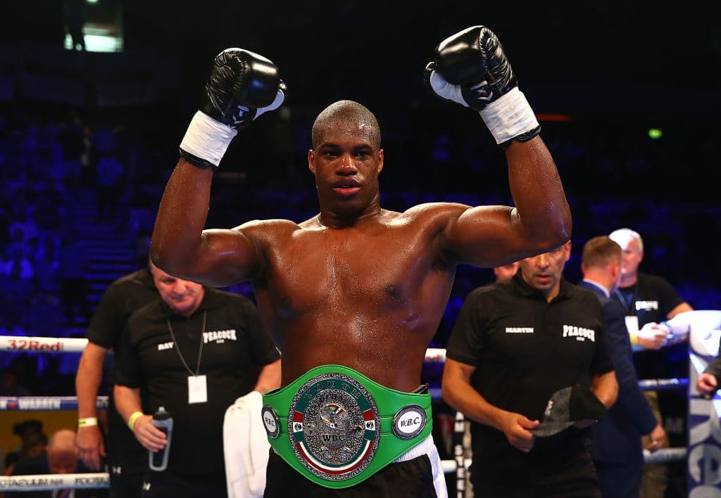 Daniel Dubois, boxeador de 22 años. Este chico británico de peso completo, viene ‘golpeando’ fuerte, pues ha noqueado a 13 de sus 14 oponentes y está subiendo de una forma tal, que ya lo quieren medir con Anthony Joshua.