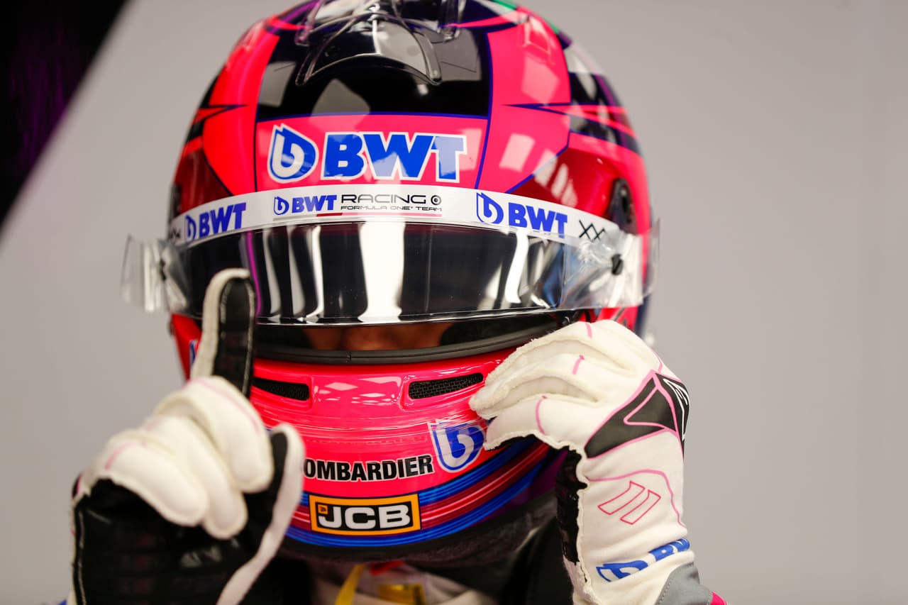 La gran sorpresa de la jornada fue la actuación del mexicano Sergio Pérez, tercero con su Racing Point, a 399 milésimas de Hamilton. Max Verstappen (Red Bull) quedó cuarto.