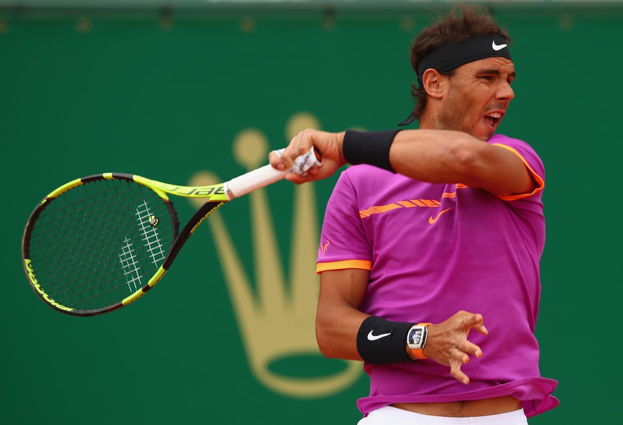 Nadal salvaguardó el suyo siempre, sin ceder un solo punto de rotura, para acabar incluso el primer parcial a los grande, con su segundo saque directo.