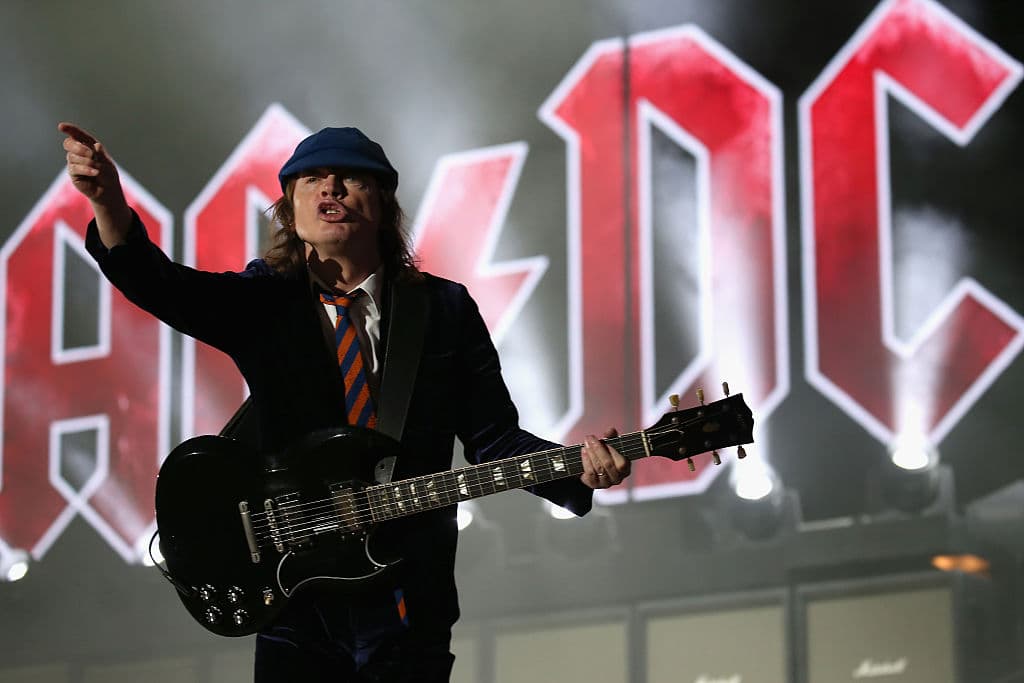 AC/DC: $10.1 millones