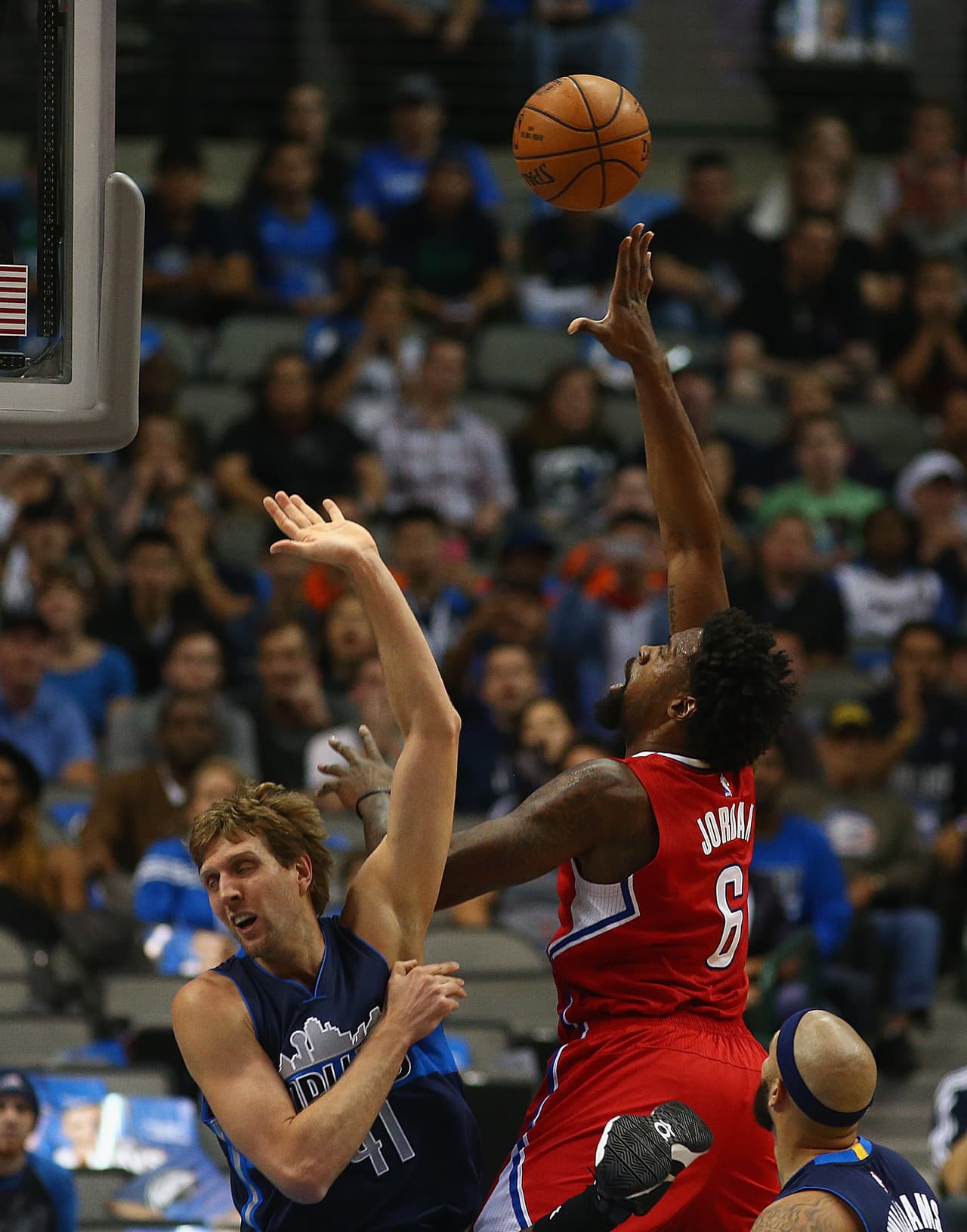 Dallas venció 118 a 108 a Los Angeles en un partidazo donde brilló Dirk Nowitzki