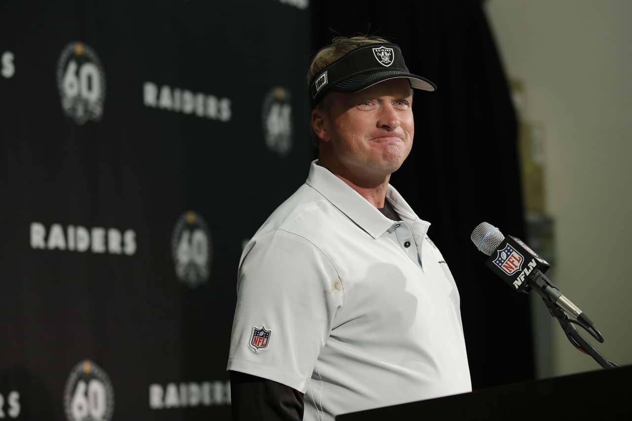 Jon Gruden, coach de los Raiders.