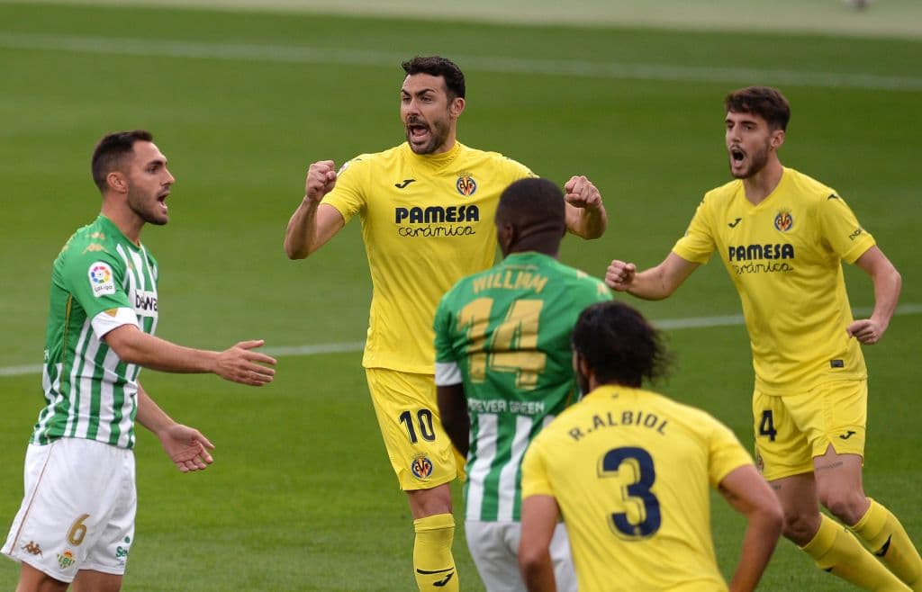 El partido entre el Villarreal y Real Betis acabó en empate 1-1. Pau Torres se encargó de abrir el marcador al minuto 5, pero fue hasta la segunda mitad cuando Aitor Ruibal García descontó para los béticos e igualó el partido durante la novena jornada de LaLiga.