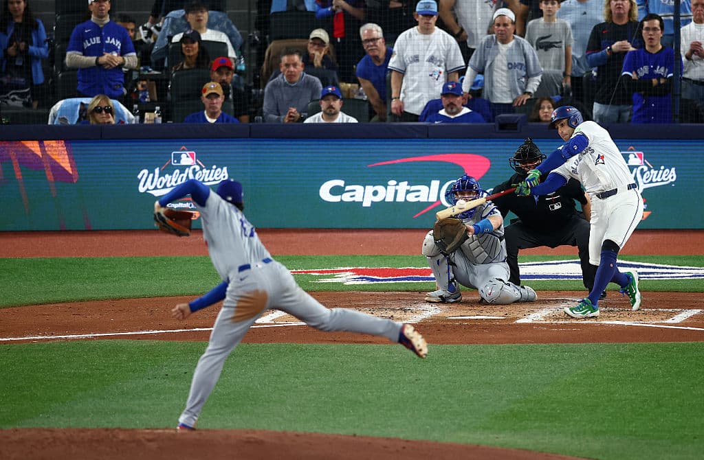 Ohtani recibe cuadrangular.