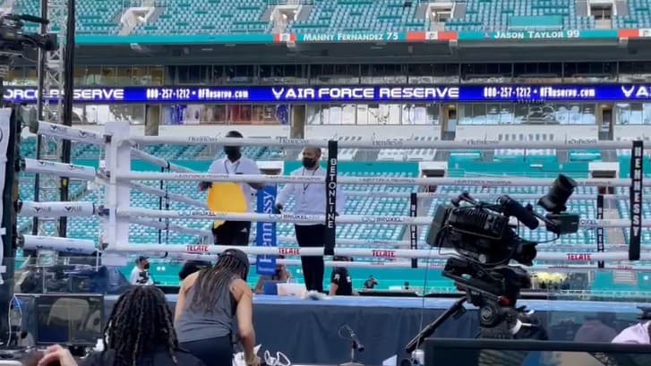 Así se preparó el Hard Rock Stadium para recibir el combate entre ‘Canelo’ y Yildirim.